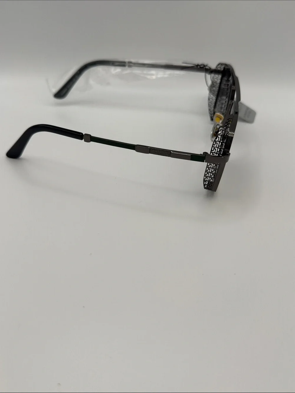 Men's Black Gradient Lens Aviator Sunglasses - UV400 Protection